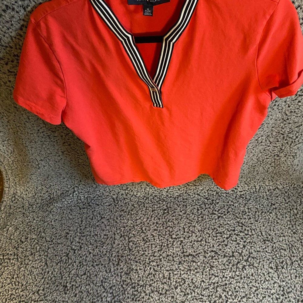 Tommy Hilfiger Coral Crop Top with Striped V-Notch - Picture 4 of 11